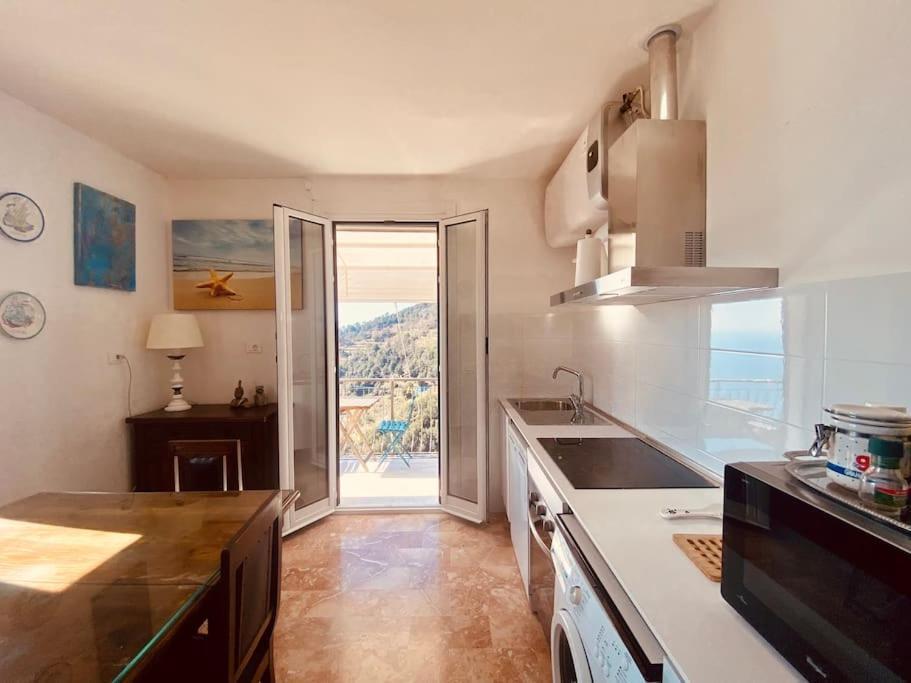 La Finestra Sul Mare A Drignana Villa Vernazza Bagian luar foto