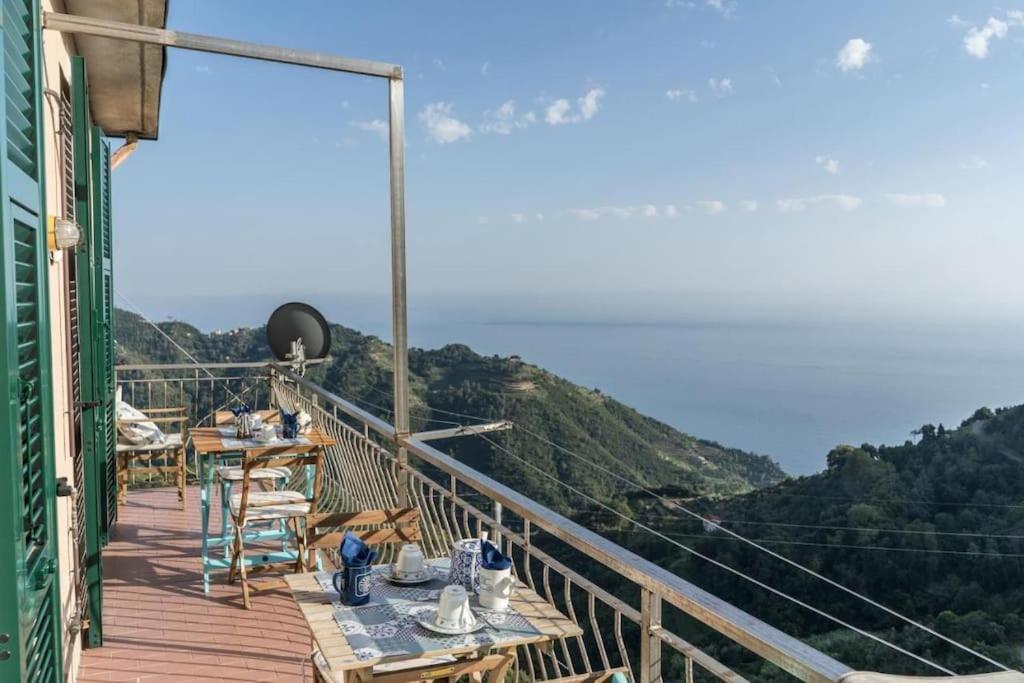 La Finestra Sul Mare A Drignana Villa Vernazza Bagian luar foto